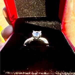 Retails 1600$ NWT Moisanite Ring 3.64 Carat 925 Silver